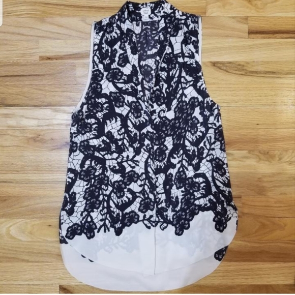 NWOT Wilfred Aritzia sleeveless 100% silk blouse top flower white black hi low - Picture 6 of 10